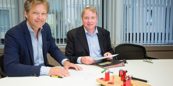 Bentvelsen en Debackere zetten handtekening