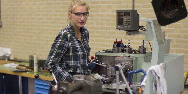 Lara dolleman werkplaats MT mechanische technologie