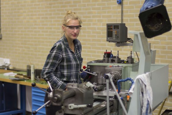 Lara dolleman werkplaats MT mechanische technologie