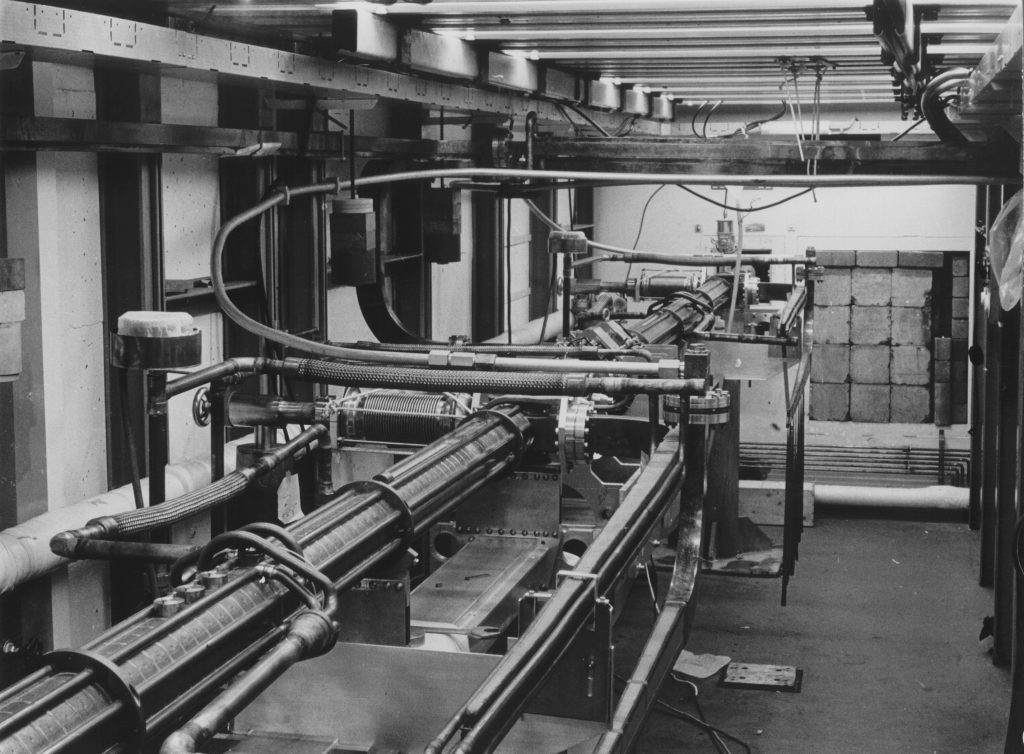 Eerste elektronenversneller EVA