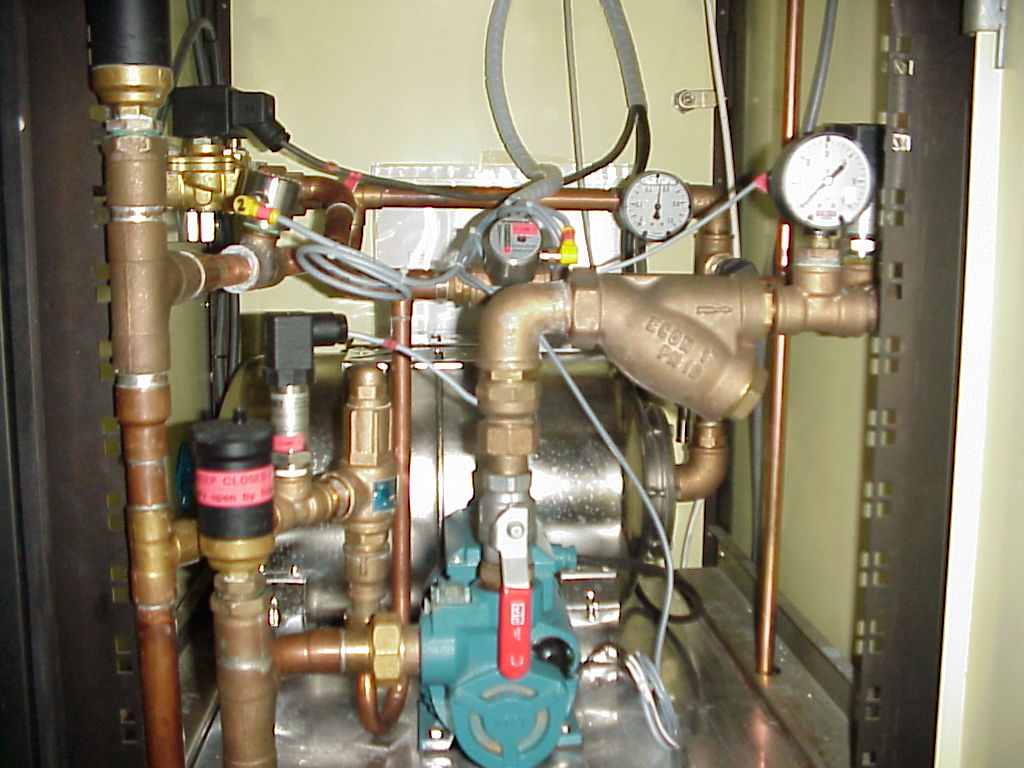 MVC-816X_koeling_voor2.JPG, 144052 bytes, 11/21/00